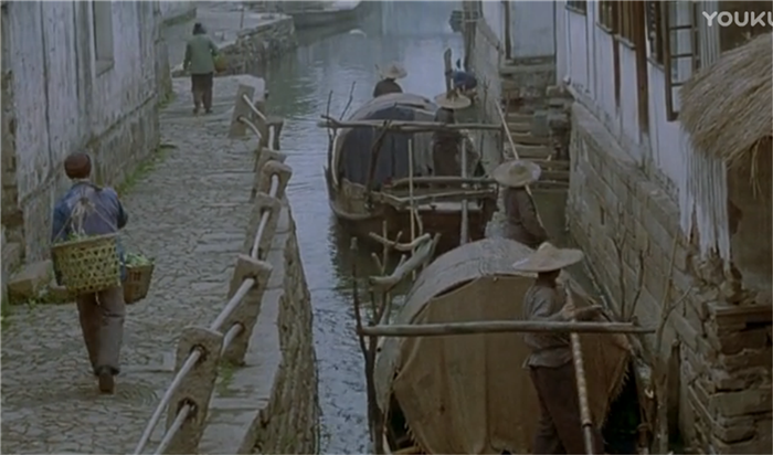 人生几场戏，总有一出在外婆桥