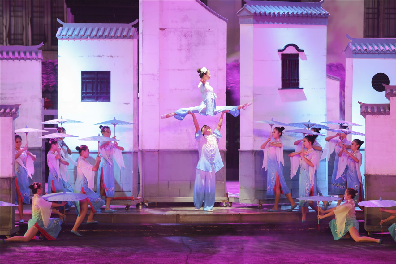 关于《四季周庄》恢复演出通知